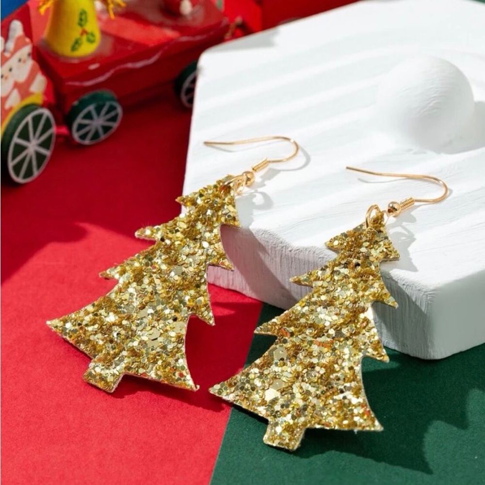 NWT Gold Christmas Tree Earrings